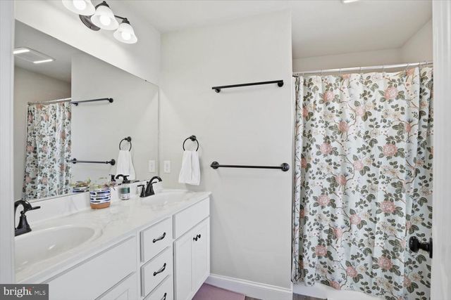 20 PACIFIC BLVD, Ephrata, PA 17522