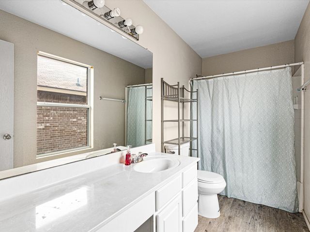 1201 Vicksburg Drive, Ennis, TX 75119