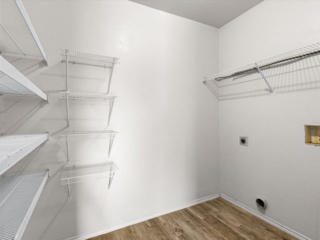 1201 Vicksburg Drive, Ennis, TX 75119