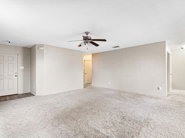 1201 Vicksburg Drive, Ennis, TX 75119