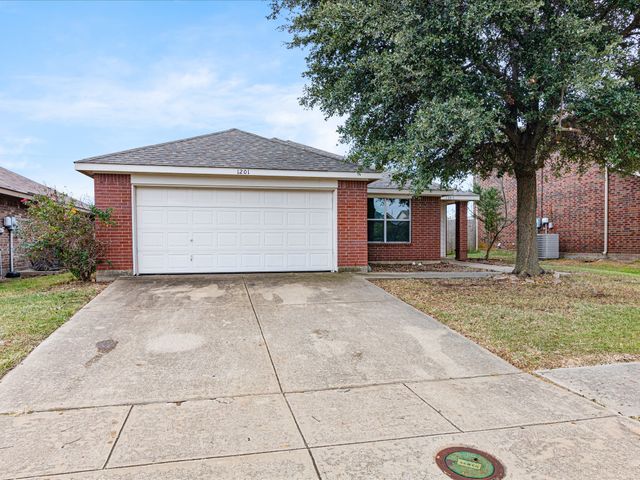 1201 Vicksburg Drive, Ennis, TX 75119