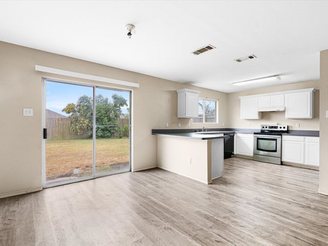 1201 Vicksburg Drive, Ennis, TX 75119