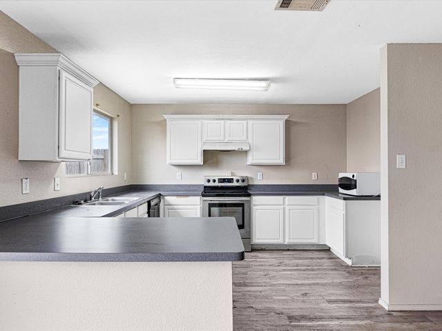 1201 Vicksburg Drive, Ennis, TX 75119