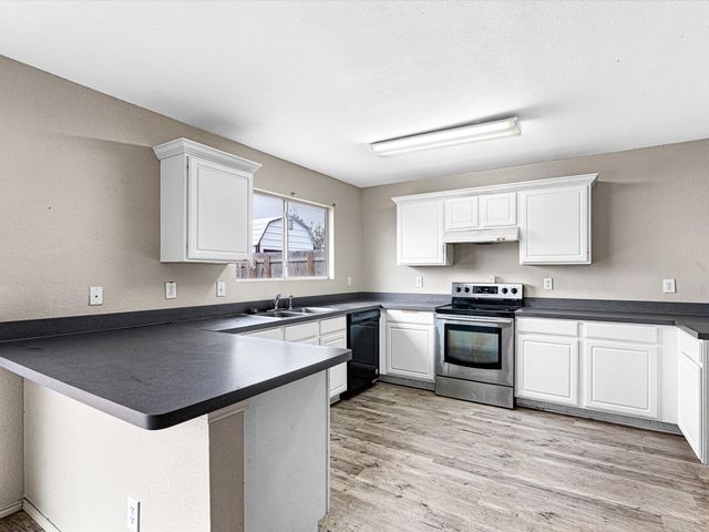 1201 Vicksburg Drive, Ennis, TX 75119