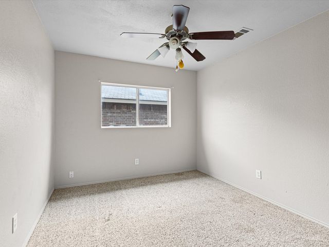 1201 Vicksburg Drive, Ennis, TX 75119