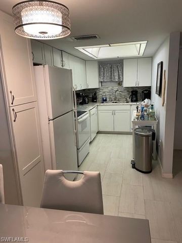 12481 McGregor BLVD 4, Fort Myers, FL 33919