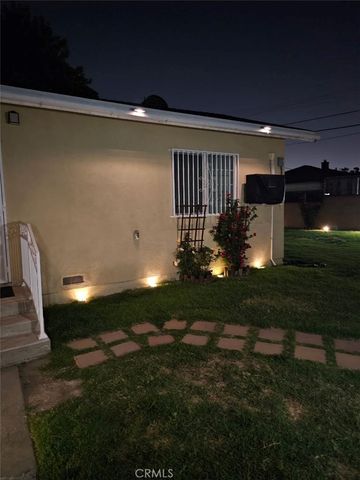 10520 E Zamora Avenue, Los Angeles, CA 90002