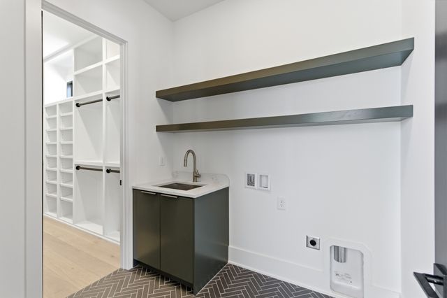 6704 Gower Rd, Nashville, TN 37209