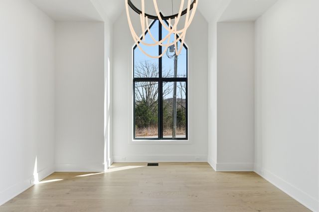 6704 Gower Rd, Nashville, TN 37209