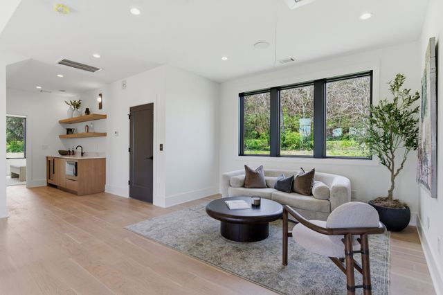 6704 Gower Rd, Nashville, TN 37209