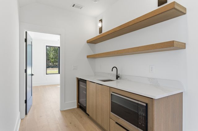 6704 Gower Rd, Nashville, TN 37209