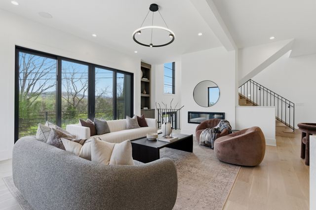 6704 Gower Rd, Nashville, TN 37209