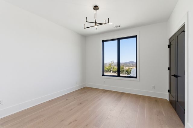 6704 Gower Rd, Nashville, TN 37209