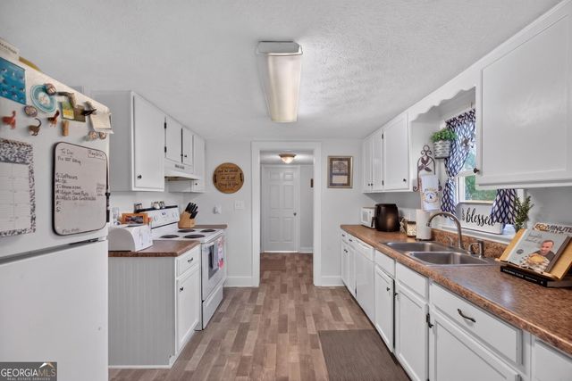 120 W White, Carrollton, GA 30117
