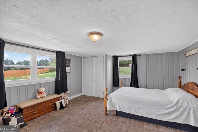 120 W White, Carrollton, GA 30117