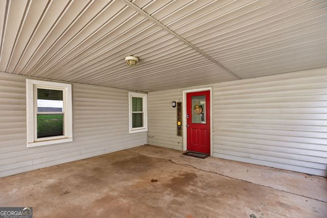120 W White, Carrollton, GA 30117