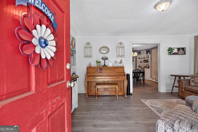 120 W White, Carrollton, GA 30117