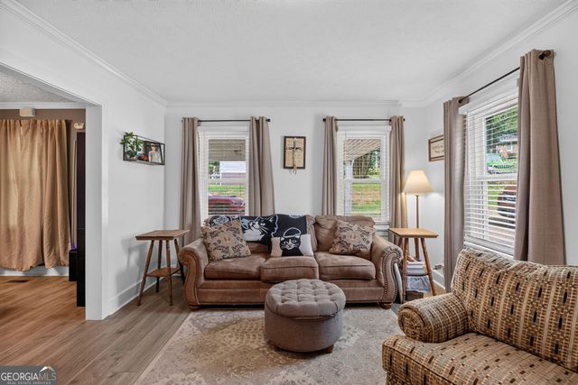 120 W White, Carrollton, GA 30117