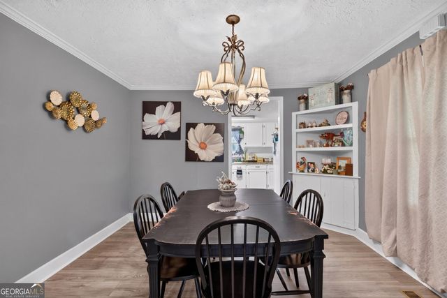 120 W White, Carrollton, GA 30117