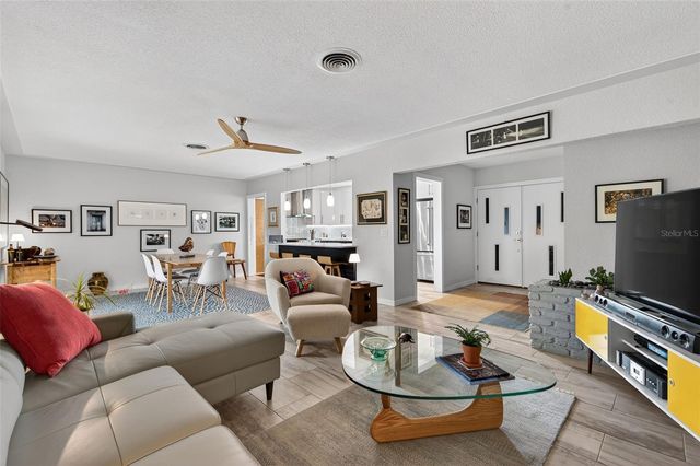 6900 22ND WAY S, St Petersburg, FL 33712