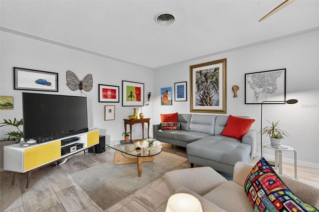 6900 22ND WAY S, St Petersburg, FL 33712