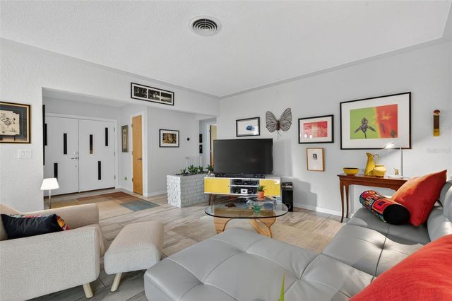 6900 22ND WAY S, St Petersburg, FL 33712