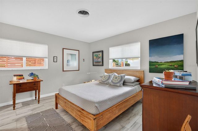 6900 22ND WAY S, St Petersburg, FL 33712