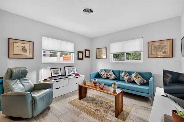 6900 22ND WAY S, St Petersburg, FL 33712