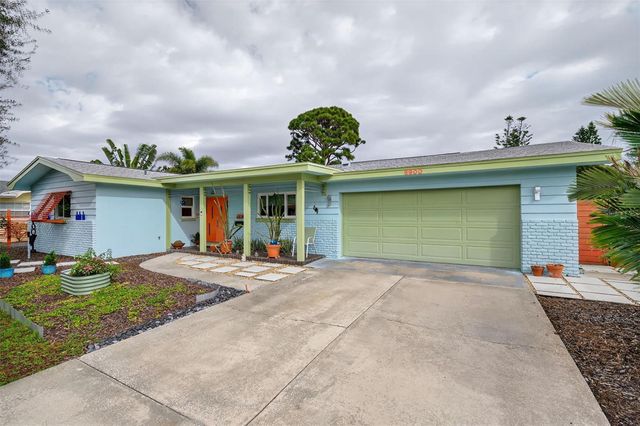 6900 22ND WAY S, St Petersburg, FL 33712