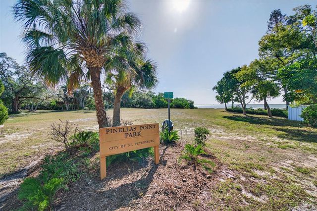 6900 22ND WAY S, St Petersburg, FL 33712