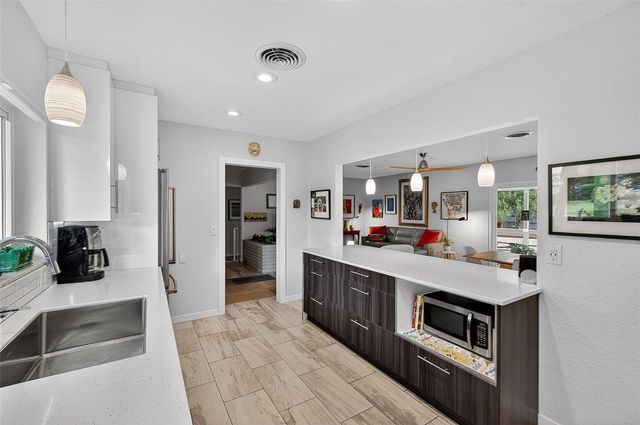 6900 22ND WAY S, St Petersburg, FL 33712