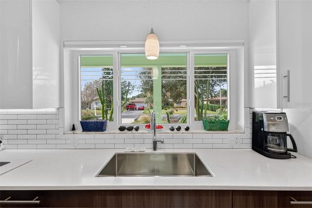 6900 22ND WAY S, St Petersburg, FL 33712