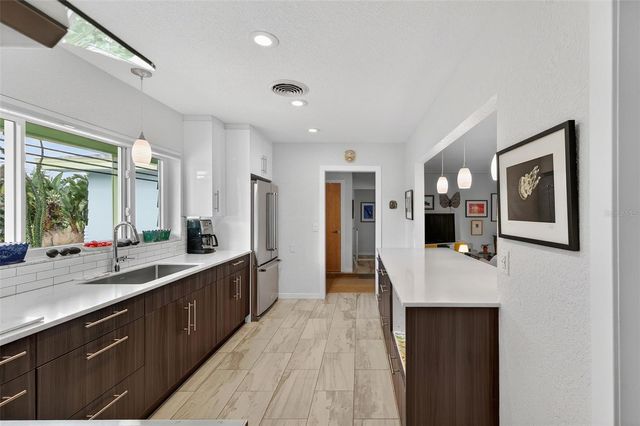 6900 22ND WAY S, St Petersburg, FL 33712