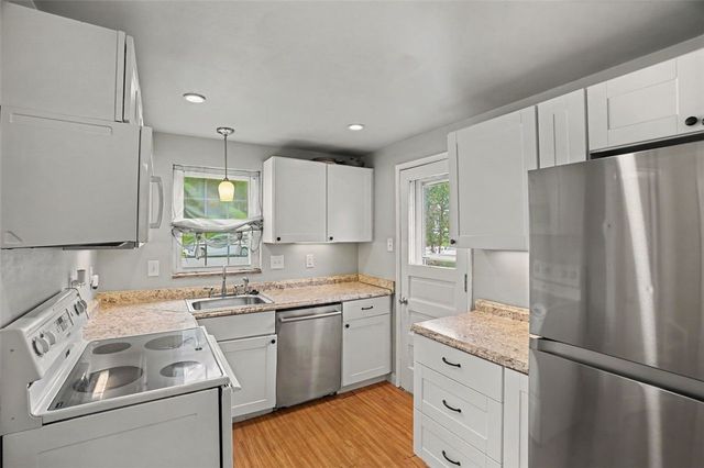 5368 Orchard Hill Dr, Whitehall, PA 15236