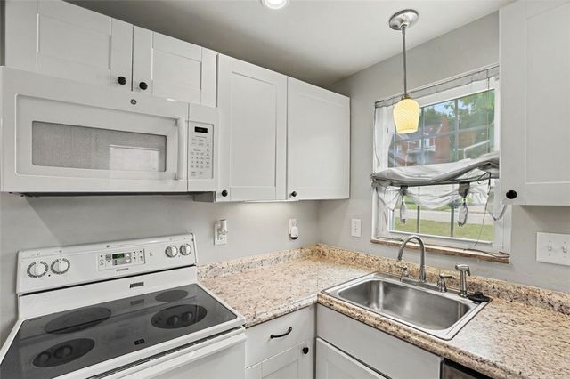 5368 Orchard Hill Dr, Whitehall, PA 15236