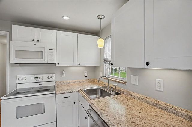 5368 Orchard Hill Dr, Whitehall, PA 15236