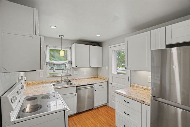 5368 Orchard Hill Dr, Whitehall, PA 15236