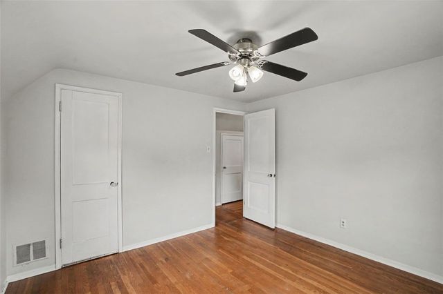 5368 Orchard Hill Dr, Whitehall, PA 15236