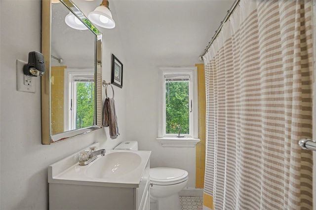5368 Orchard Hill Dr, Whitehall, PA 15236