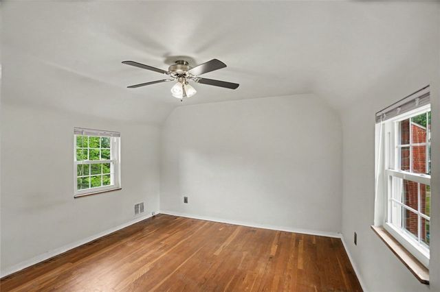 5368 Orchard Hill Dr, Whitehall, PA 15236
