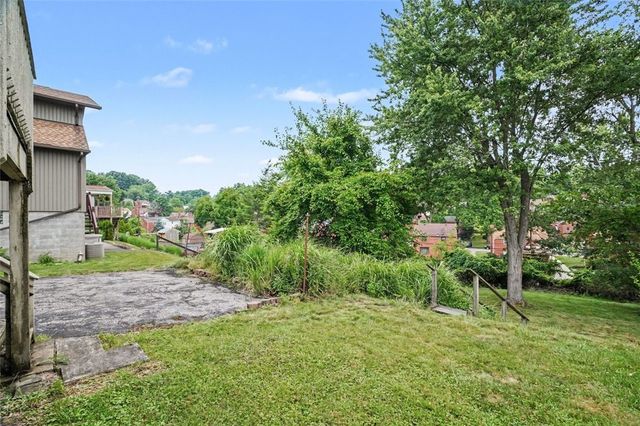 5368 Orchard Hill Dr, Whitehall, PA 15236