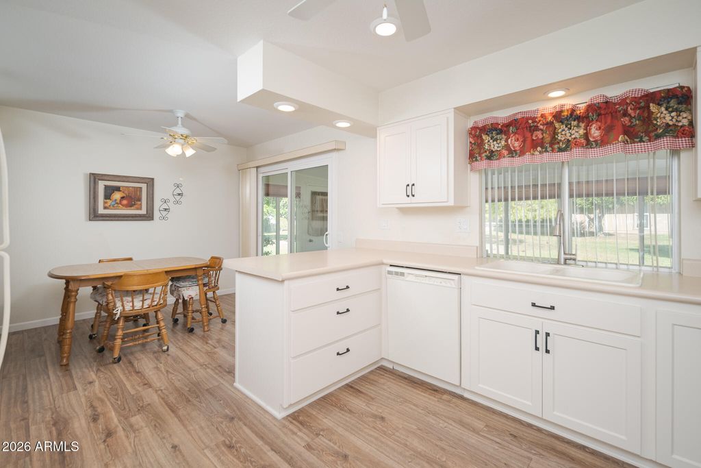 9542 W SHASTA Drive, Sun City, AZ 85351 — photo 4