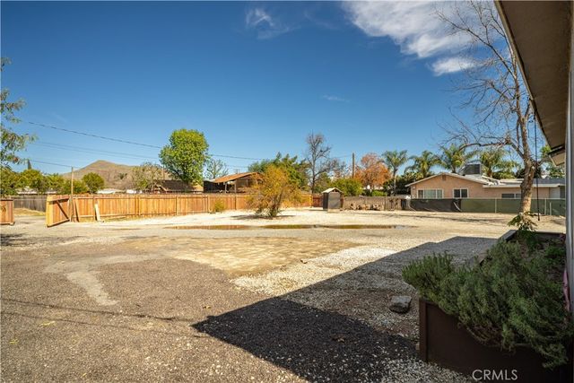 4330 Pacific, Jurupa Valley, CA 92509