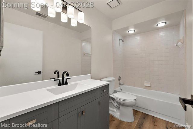 30414 Orchard Lake Road 29, Farmington Hills, MI 48334