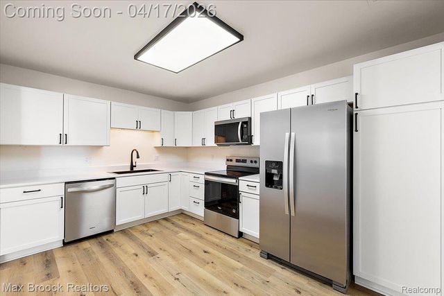30414 Orchard Lake Road 29, Farmington Hills, MI 48334