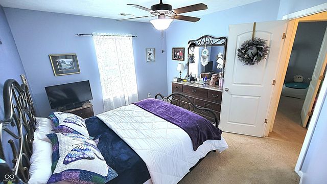 5985 Oakhaven Drive, Greenwood, IN 46142