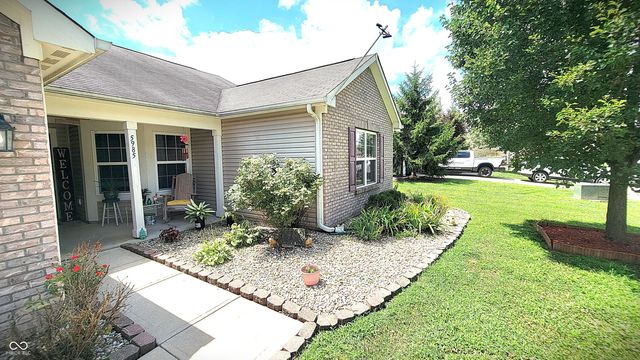 5985 Oakhaven Drive, Greenwood, IN 46142