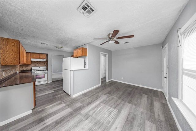 2501 SW Latham Ave, Lawton, OK 73505