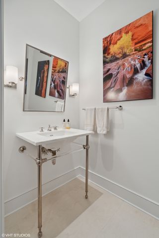 118 E Erie Street 37H, Chicago, IL 60611