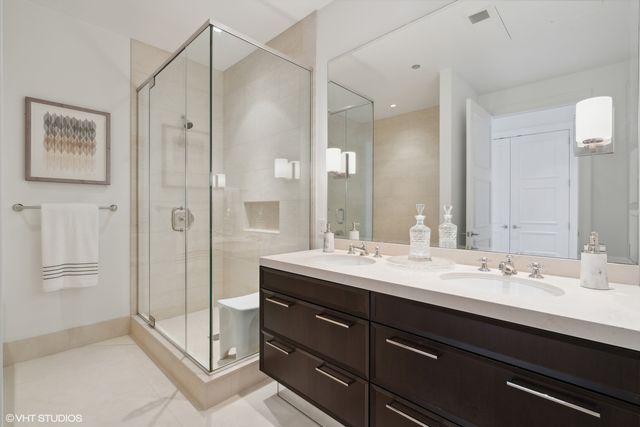 118 E Erie Street 37H, Chicago, IL 60611